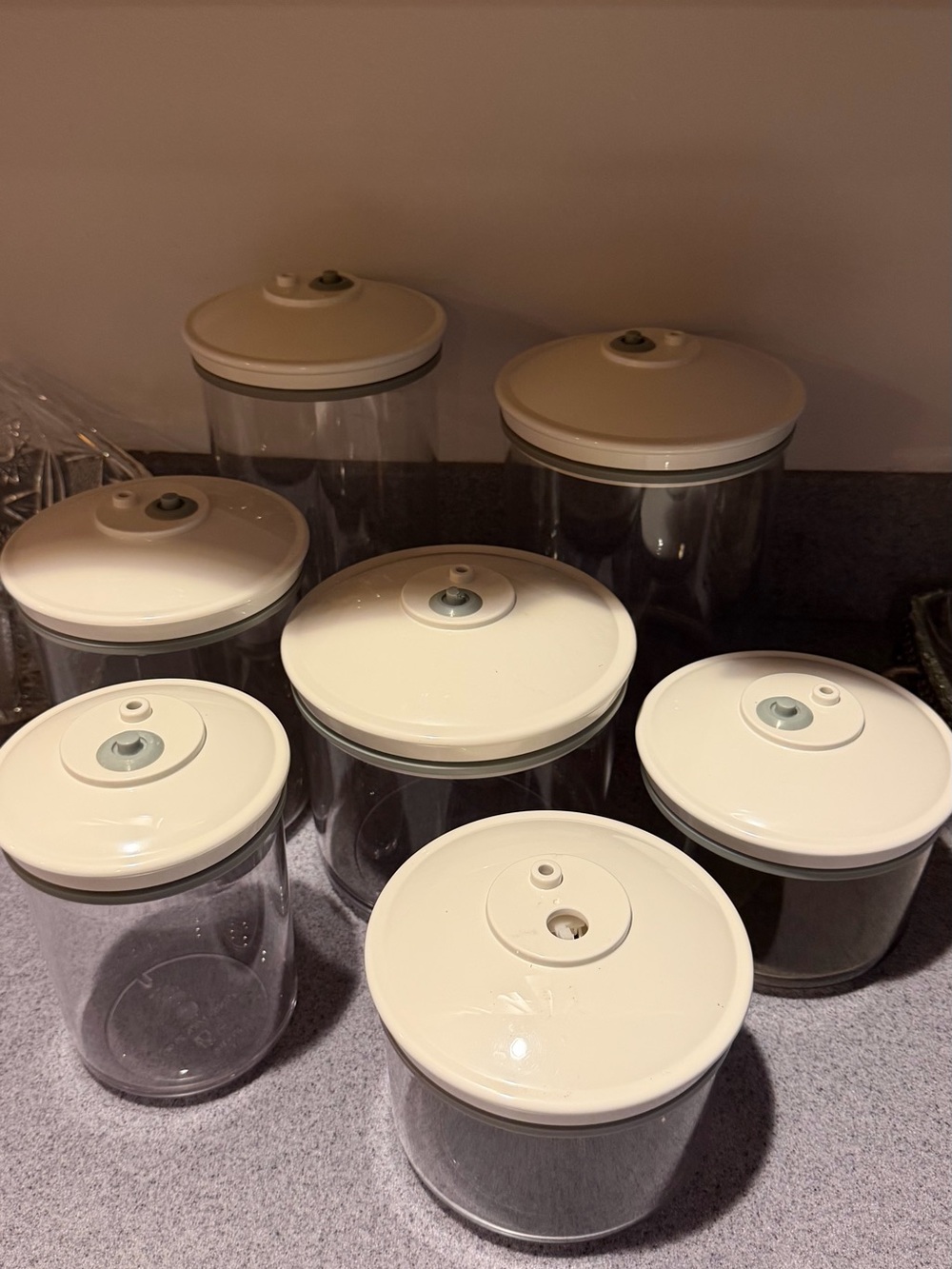 Vacuum-Seal Clear Storage Canister Set of 7 with Cream Lids - Home Kitchen